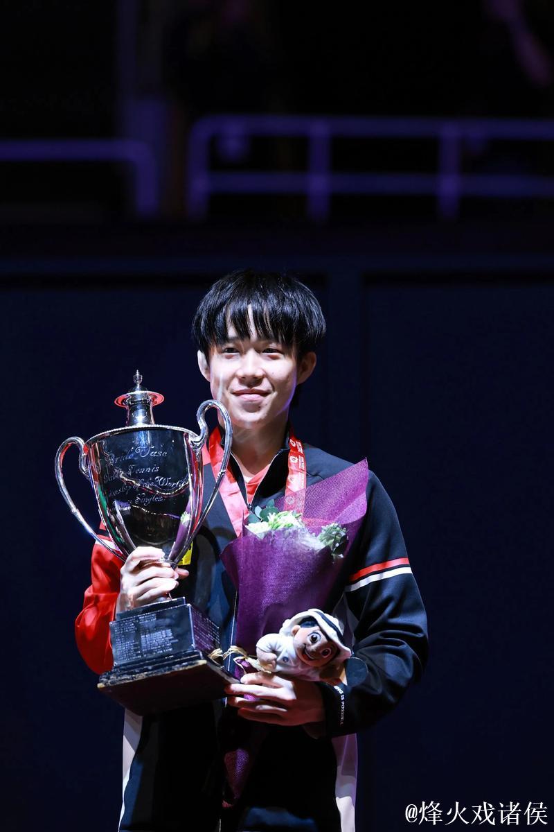 2025中国体育巅峰时刻：王楚钦孙颖莎等选手勇夺金牌