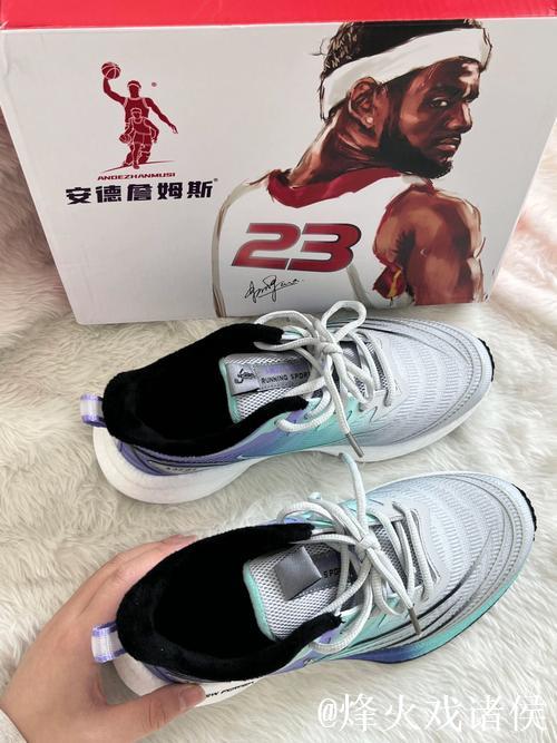 布朗穿自有品牌鞋,独揽34分8板7助3帽功亏一篑 布朗穿自有品牌鞋,独揽34分8板7助3帽功亏一篑